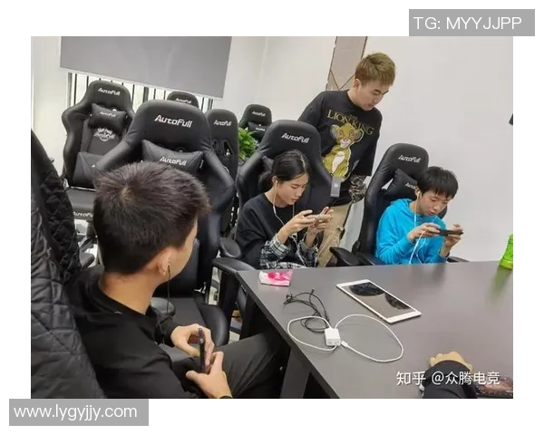 和平精英EDG团队协作在S15电竞总决赛中的精彩表现与战术分析