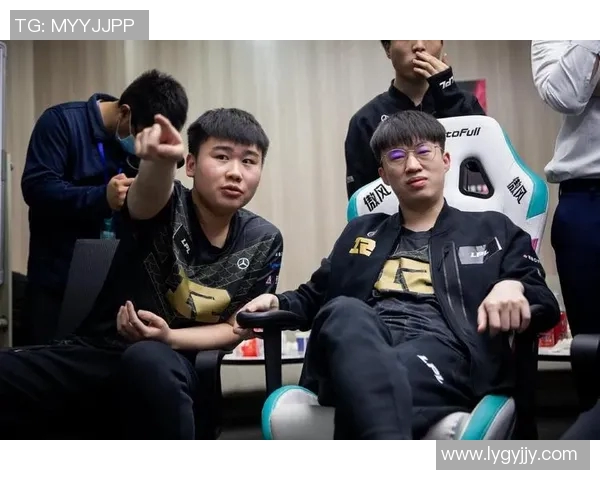 DOTA2战队FPX展现灵活战术应变能力解析与策略探讨