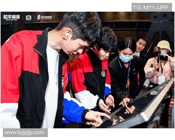 电竞新闻和平精英聚焦BLG战队实力解析展现团队协作与战术智慧